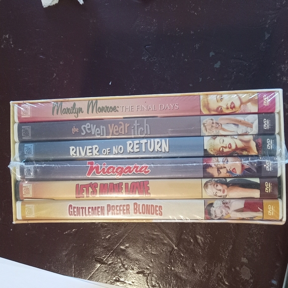 Marilyn Monroe Special Anniversary Collection 6 Movie DVD Set NIB - Picture 4 of 6